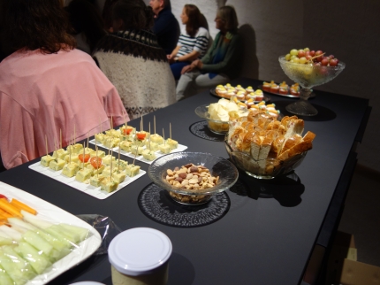Apero Sofalesungen 2024 mit Tanja Miljanović, Moderation: Alice Weniger