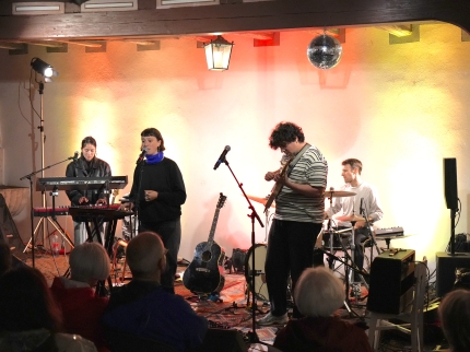 Lost in Lona, Bühne Kulturtreppe im Hof MUKS Museum Kultur und Spiel